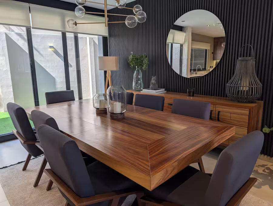 PXL_20251126_180127229