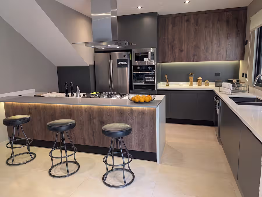 PXL_20251126_180213623