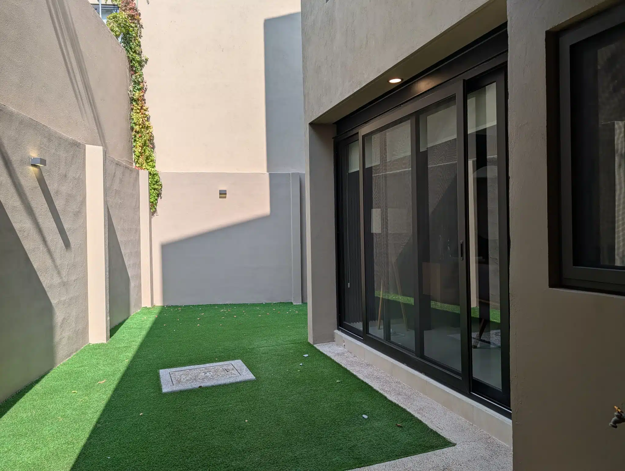 PXL_20251126_180547668.MP