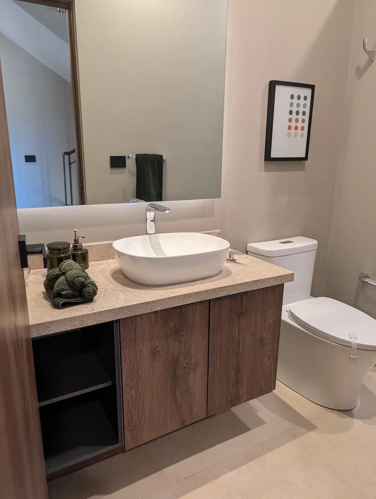 PXL_20251126_181013886