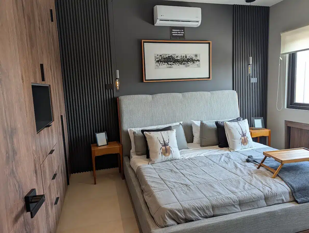 PXL_20251126_181218236