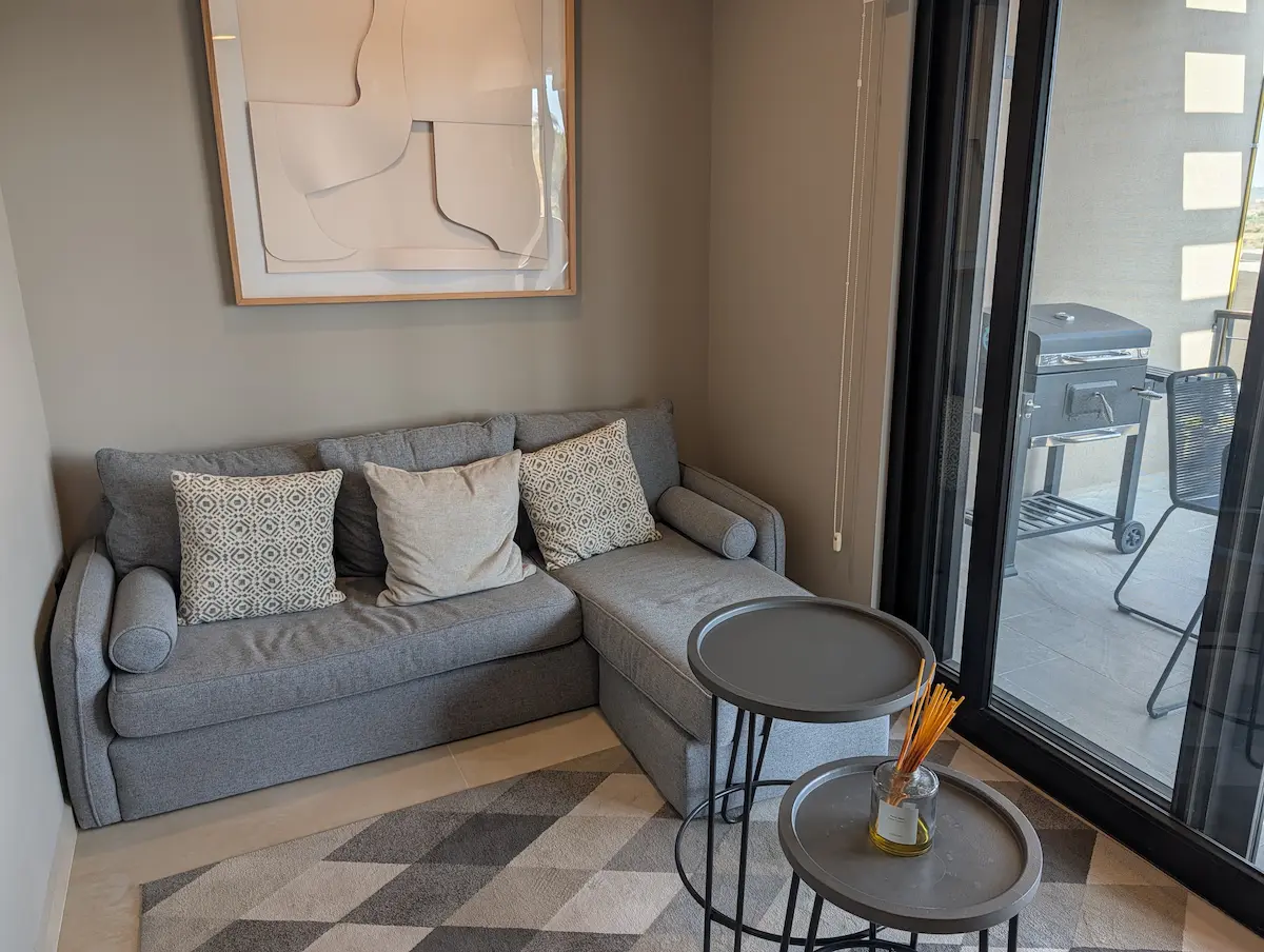 PXL_20251126_182457005