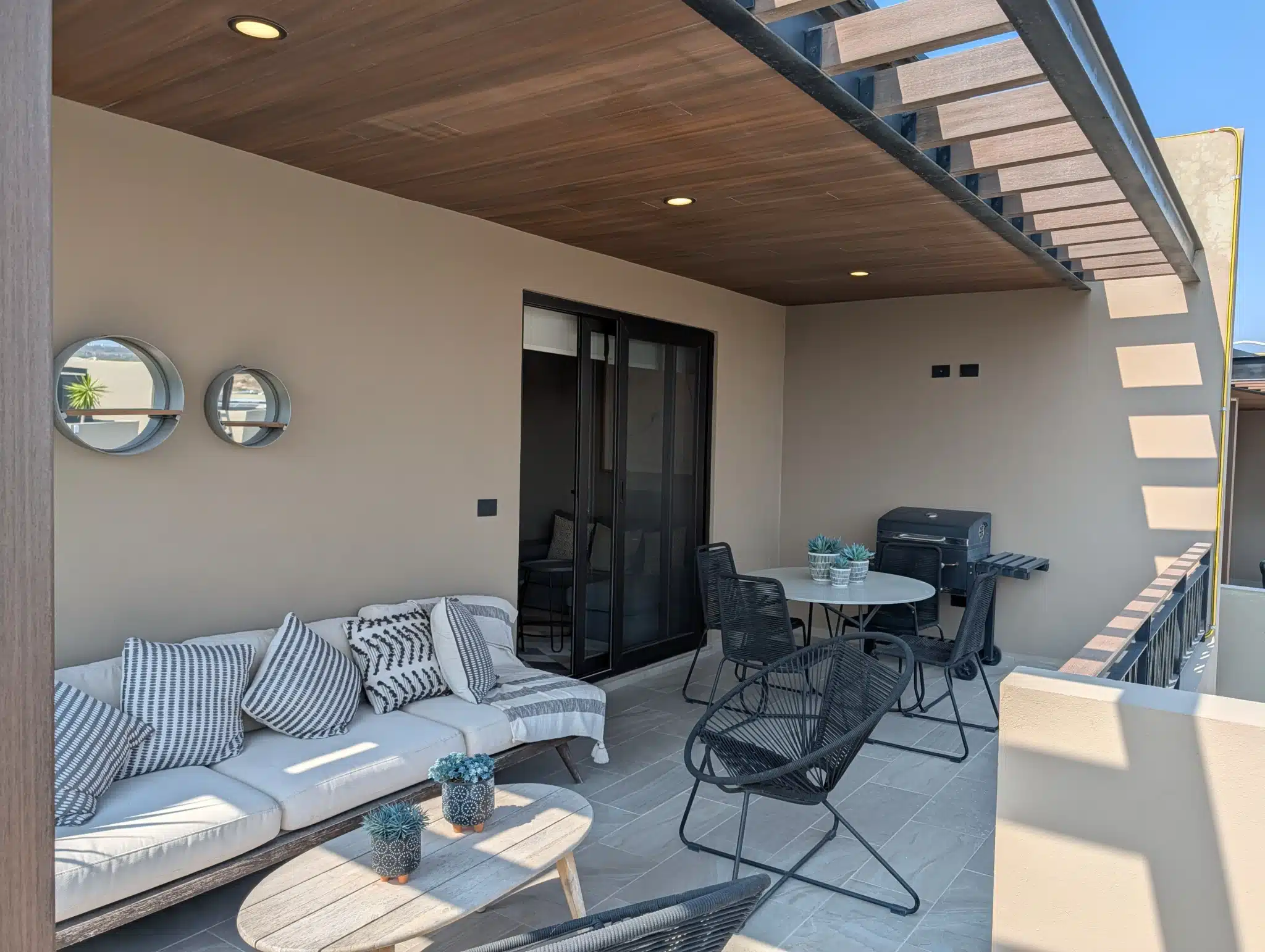 PXL_20251126_182550256.MP