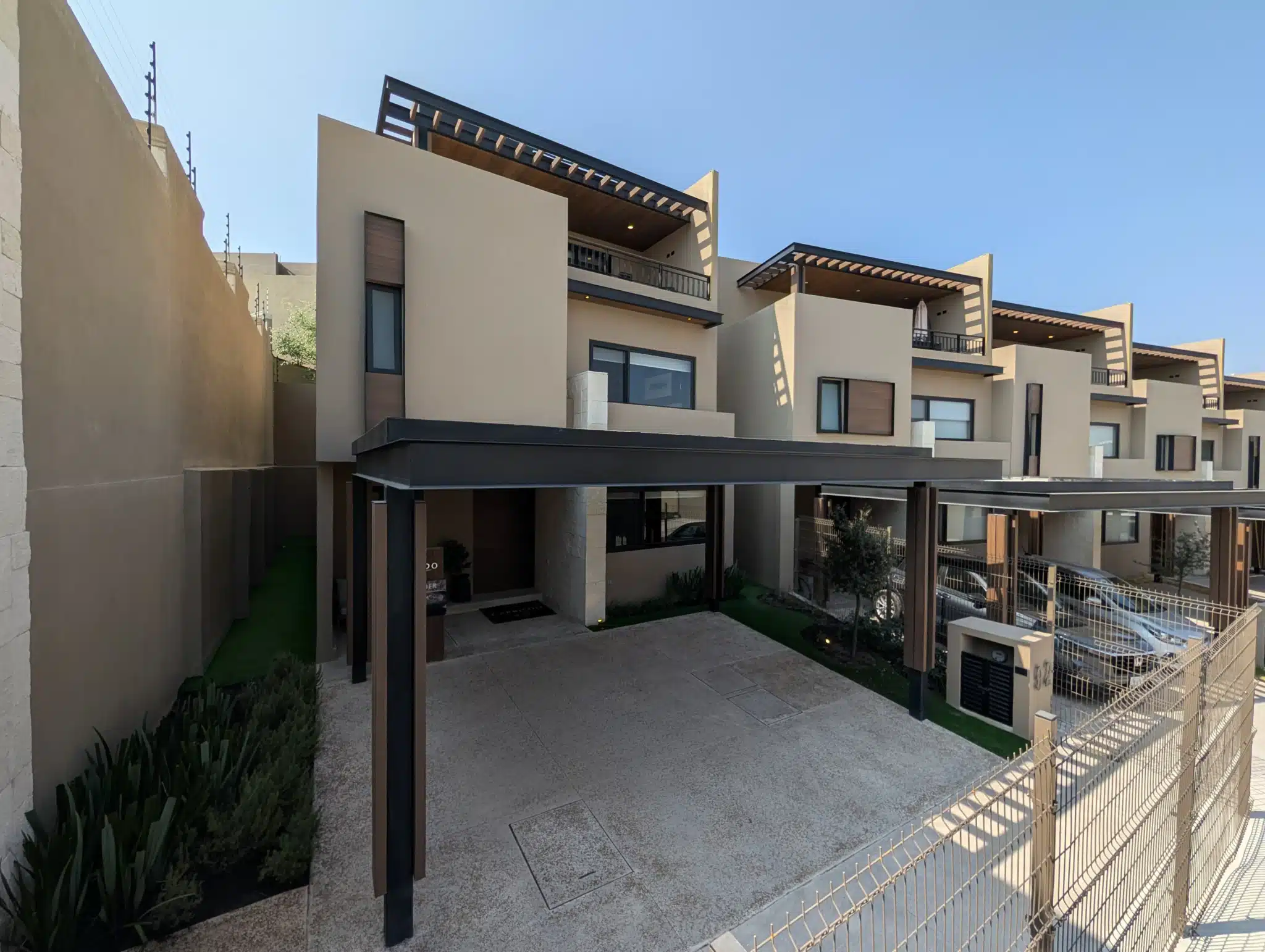 PXL_20251126_183932365