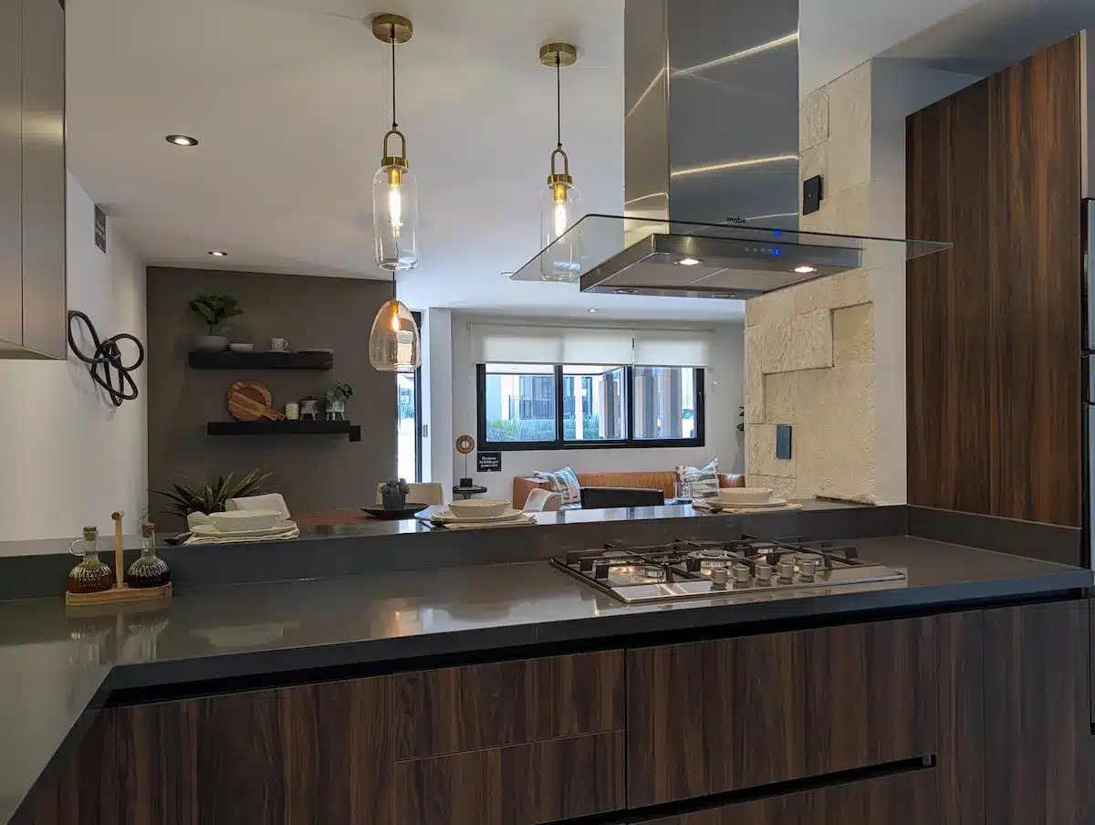 PXL_20251126_185642352