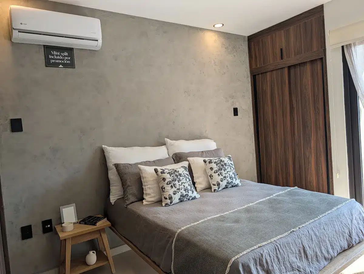 PXL_20251126_190356037.MP