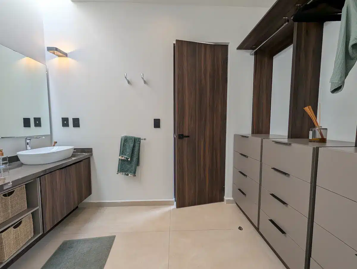 PXL_20251126_190558402