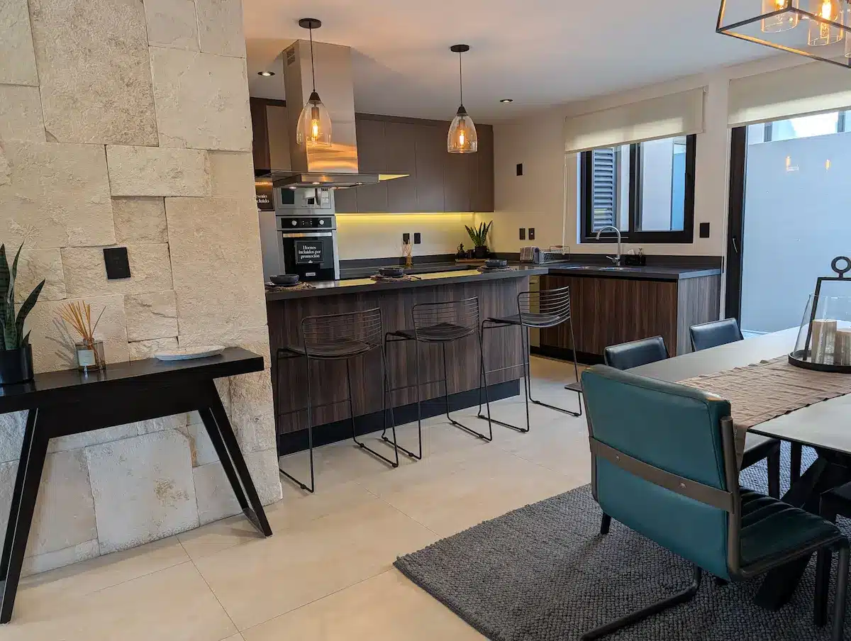 PXL_20251126_191432365.MP