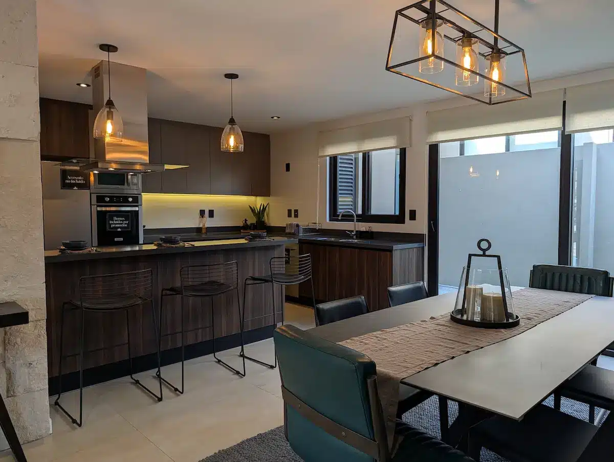 PXL_20251126_191438359.MP