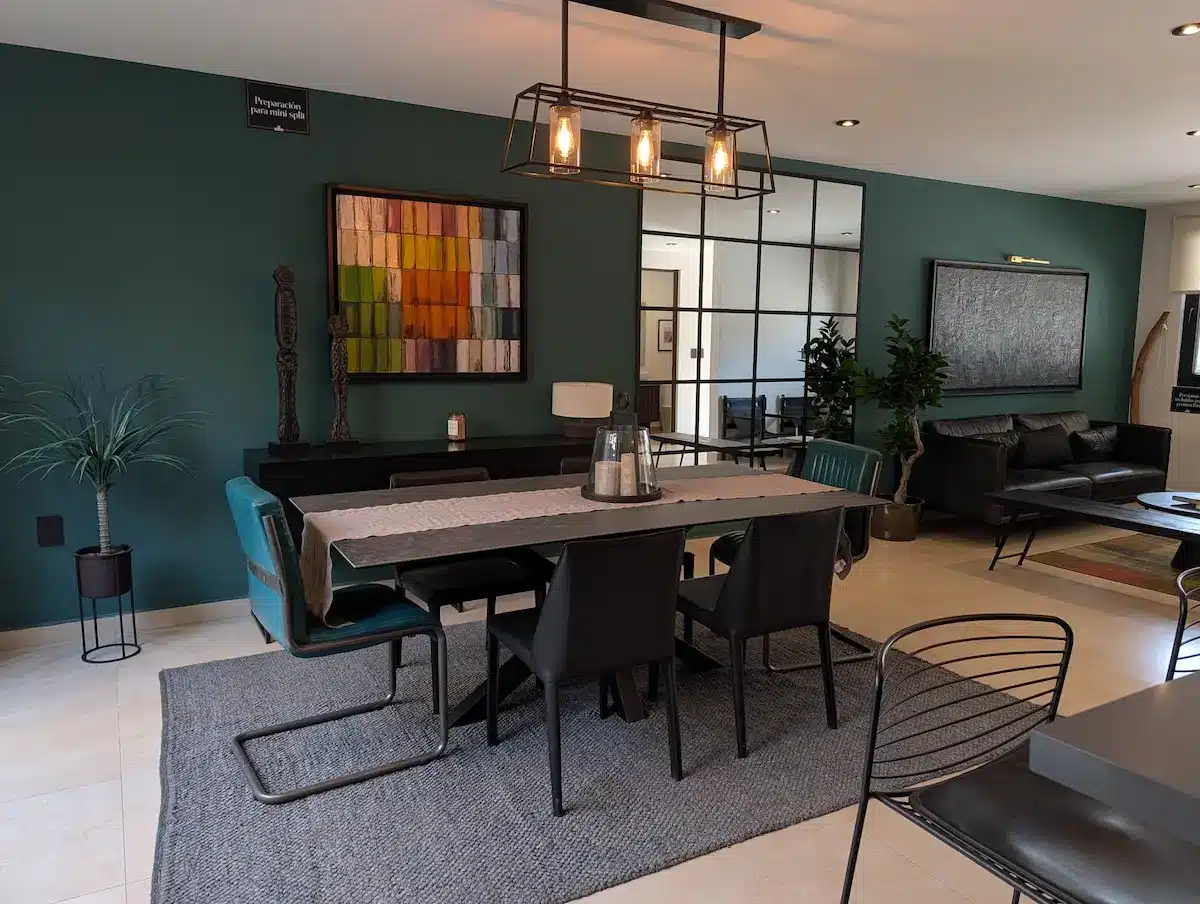 PXL_20251126_191636128