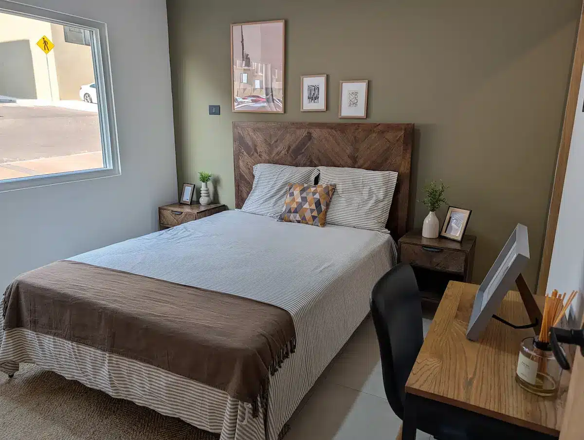 PXL_20251126_201946025