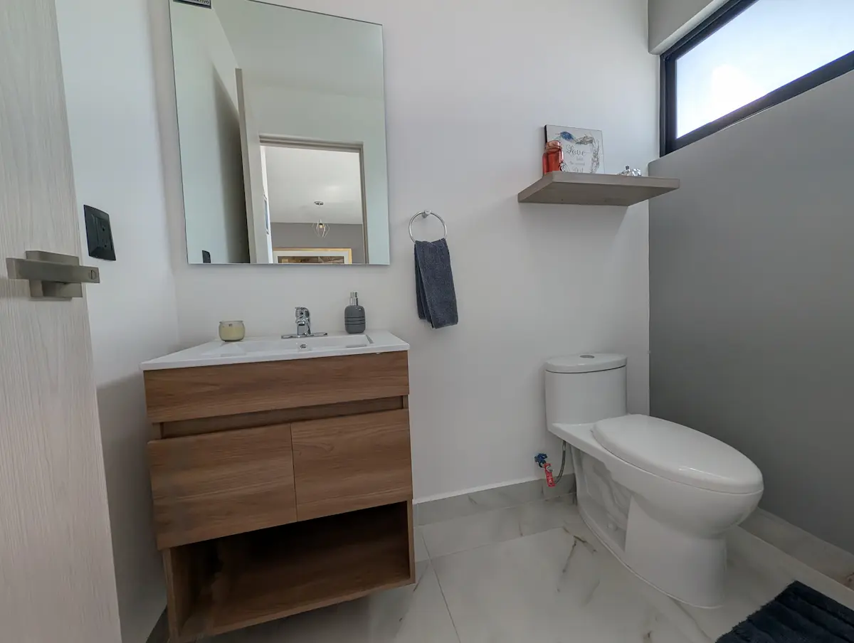 PXL_20251210_184224774