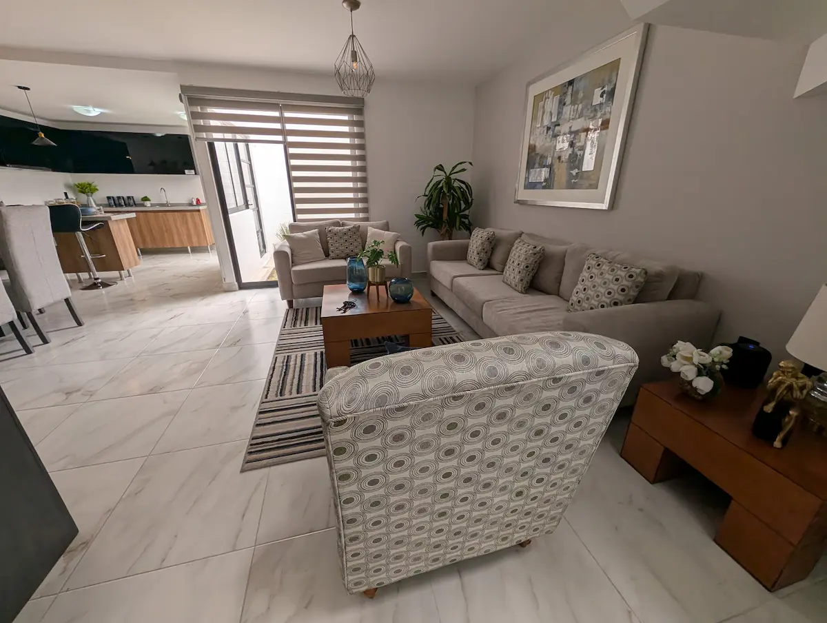 PXL_20251215_184817924