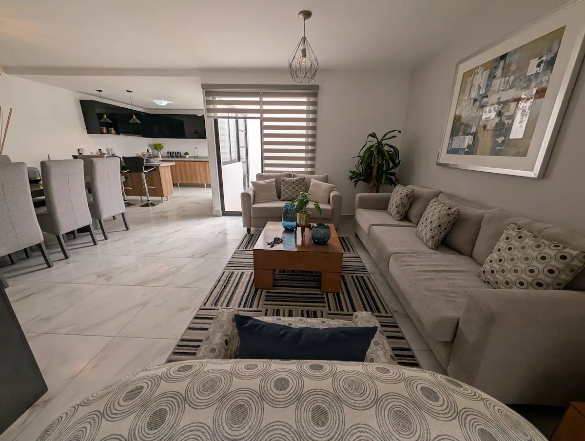 PXL_20251215_184819631