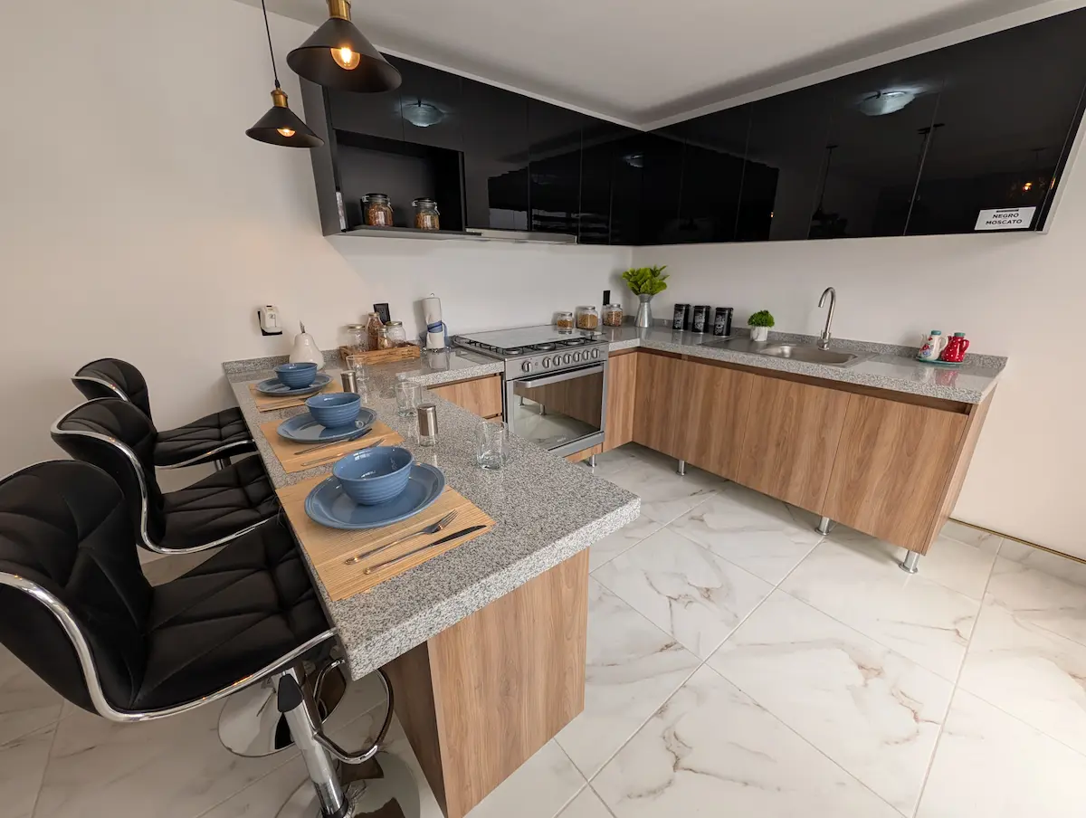 PXL_20251215_184908687