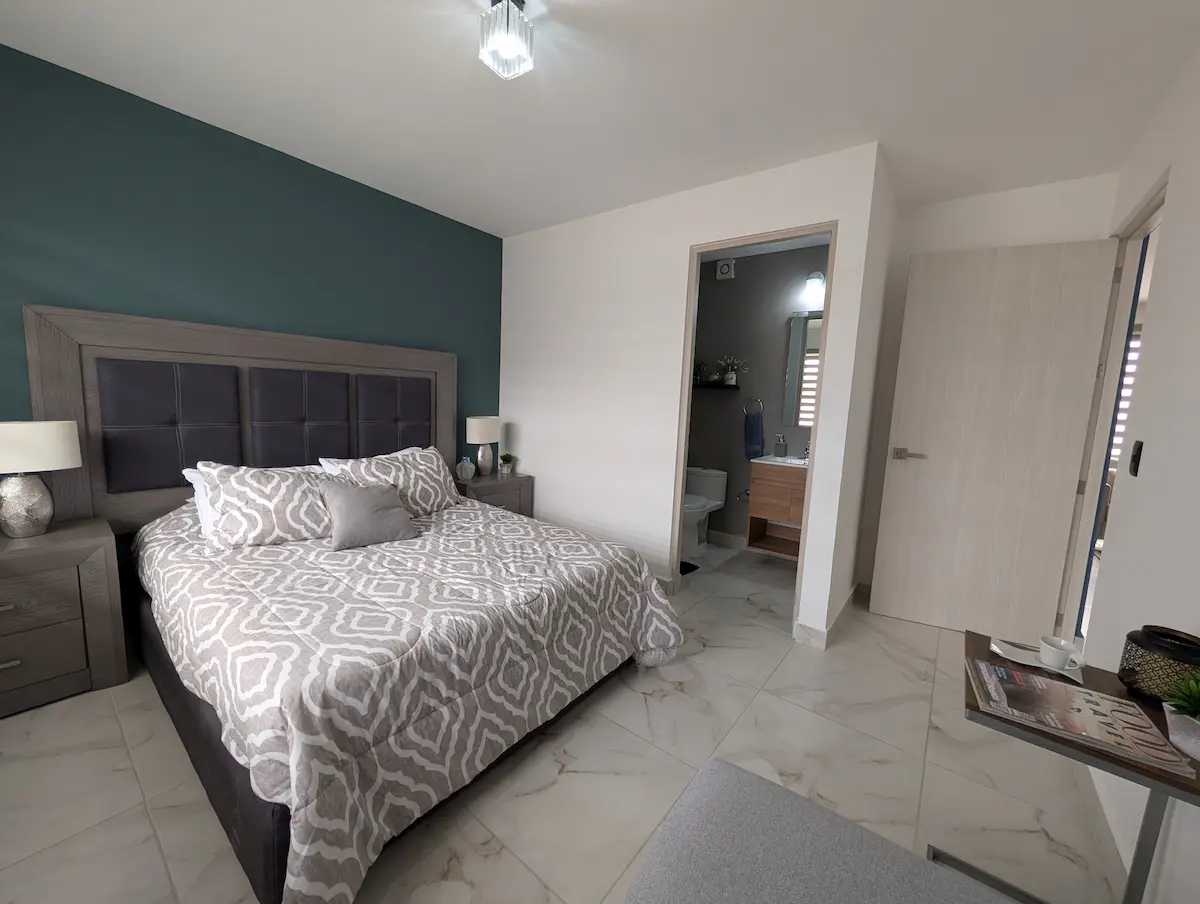 PXL_20251215_185029664