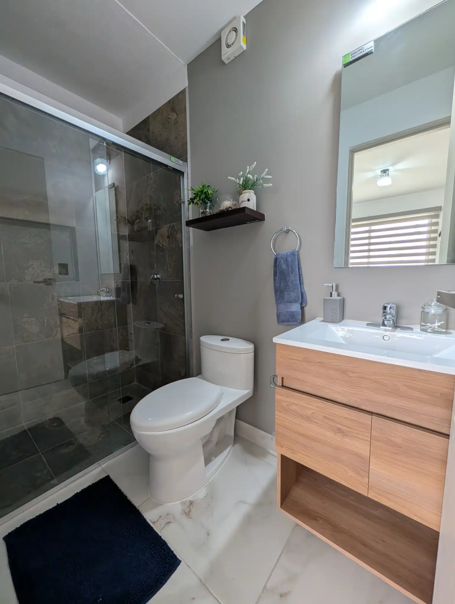 PXL_20251215_185054429