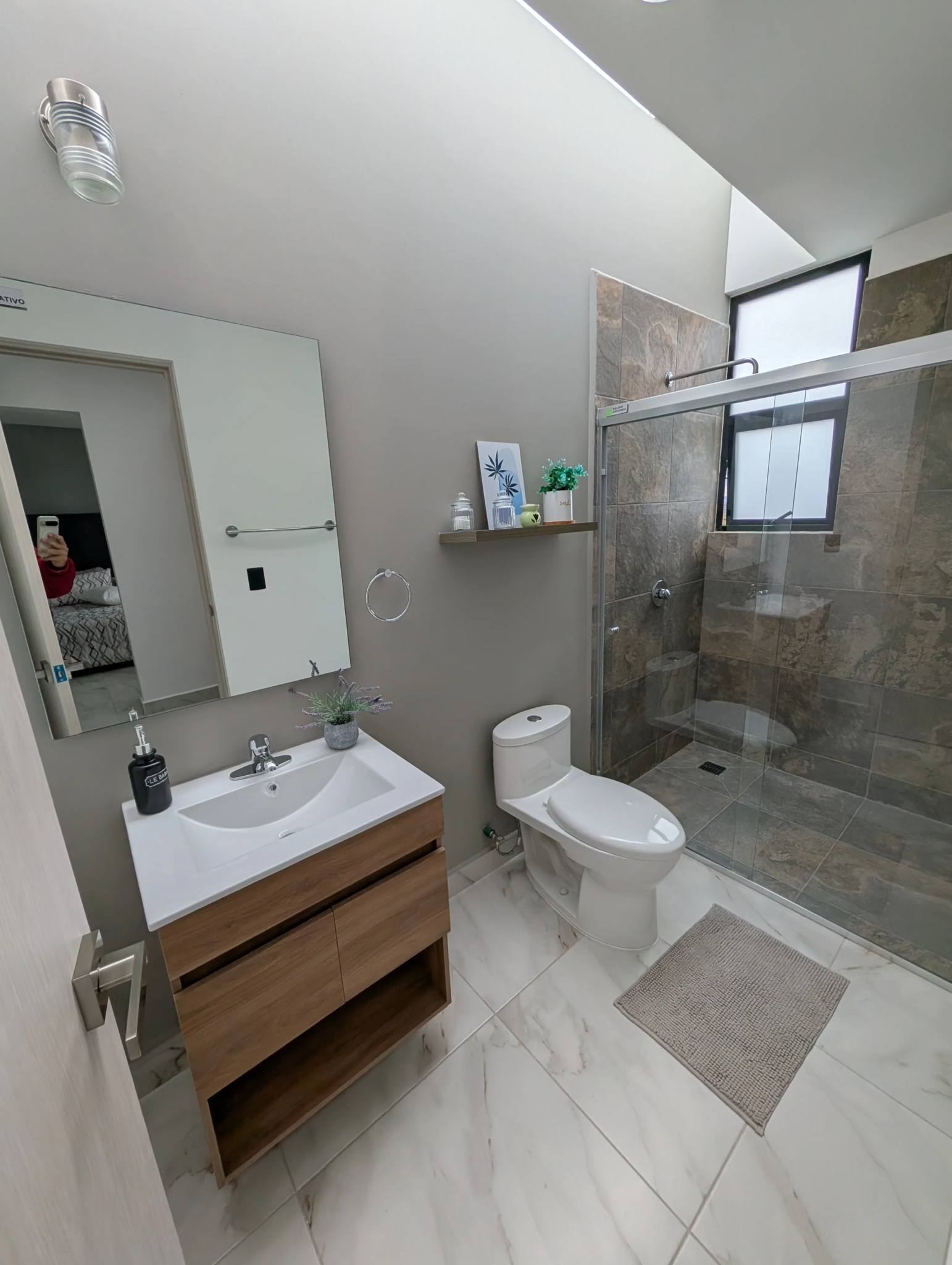 PXL_20251215_185418968