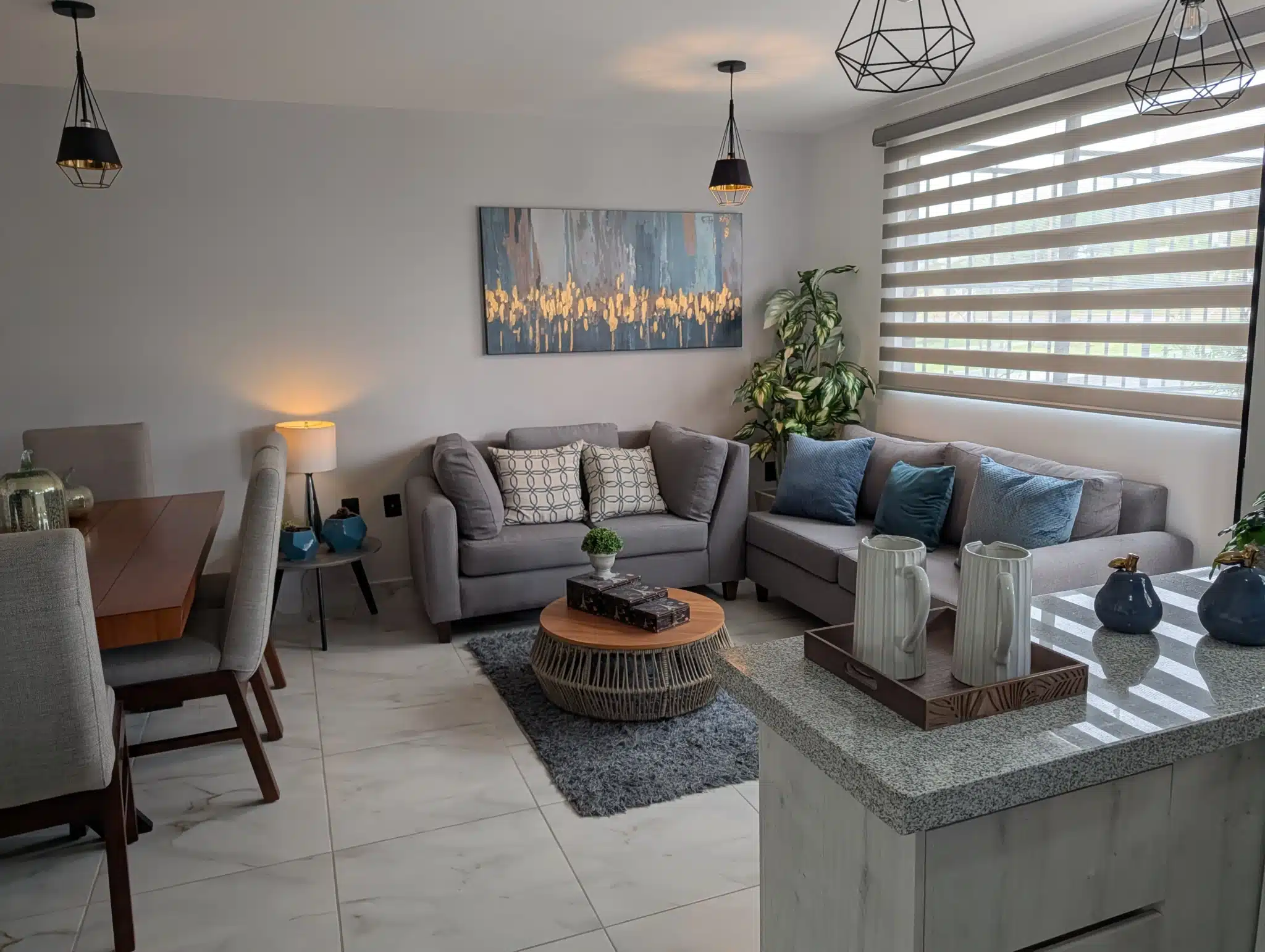 PXL_20251215_192925808