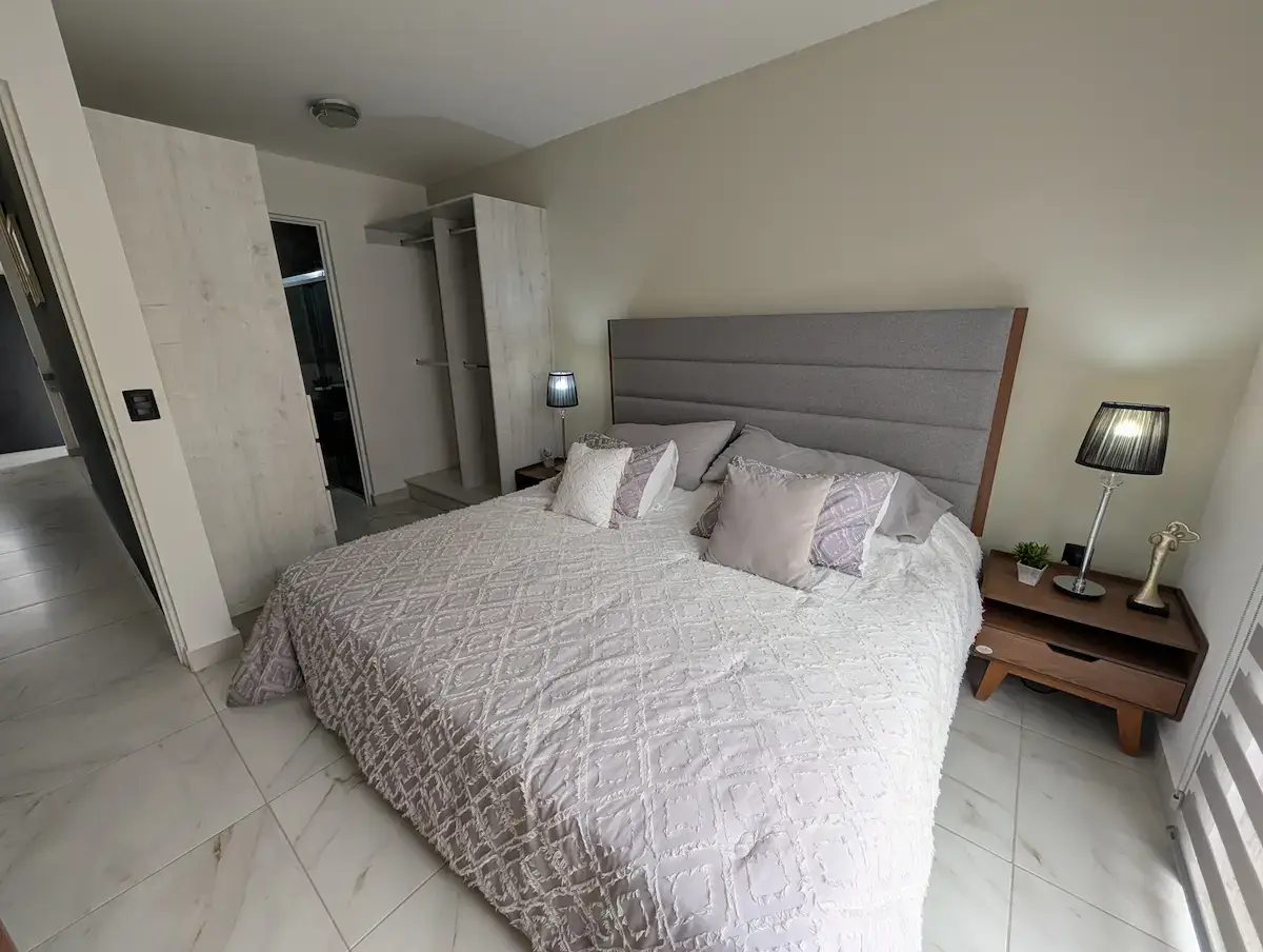 PXL_20251215_192957708