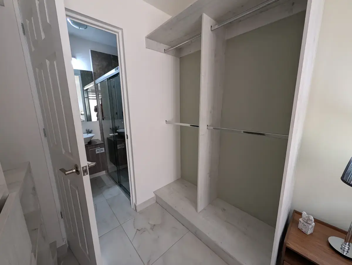 PXL_20251215_193011296