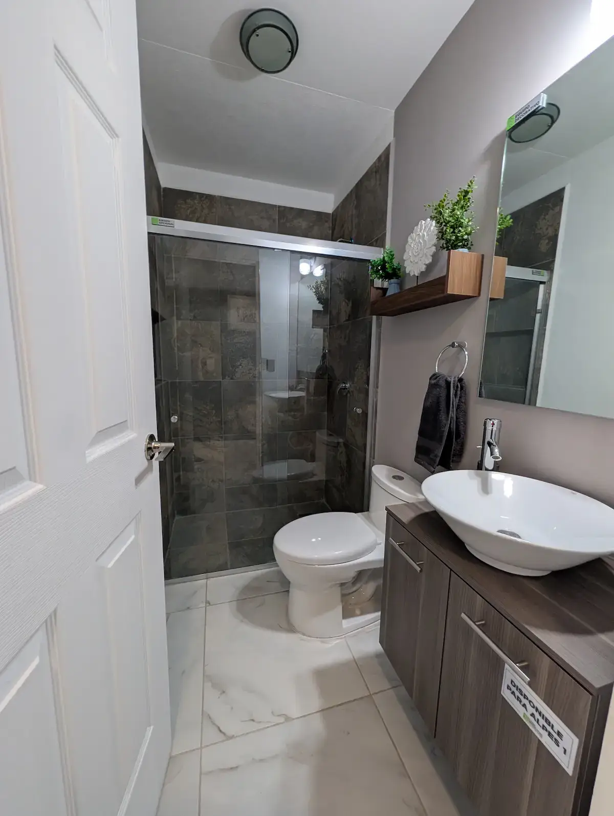 PXL_20251215_193040527