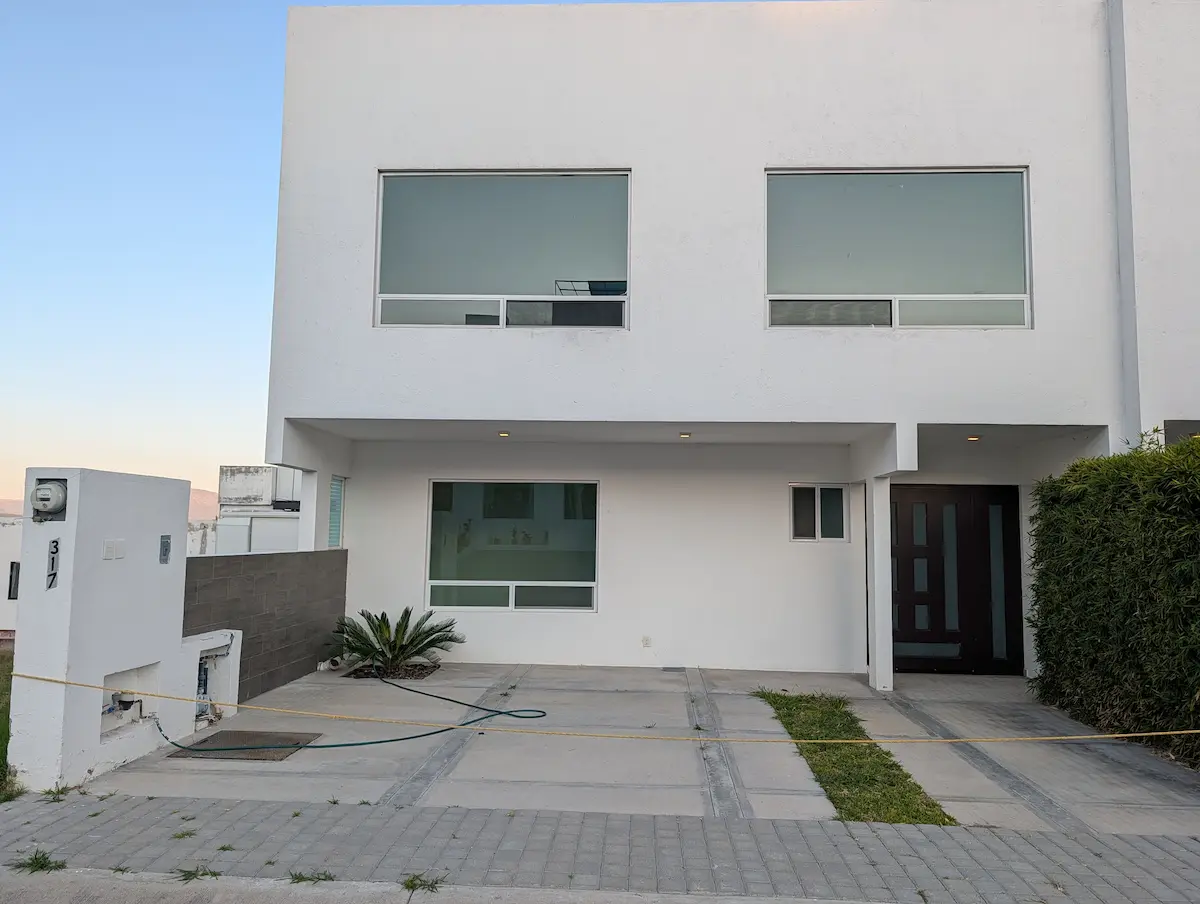 PXL_20251219_233311162