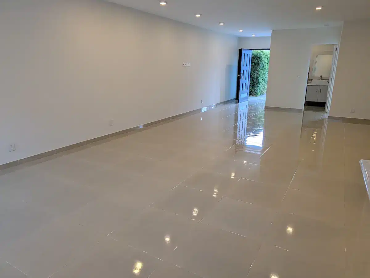 PXL_20251219_233826795