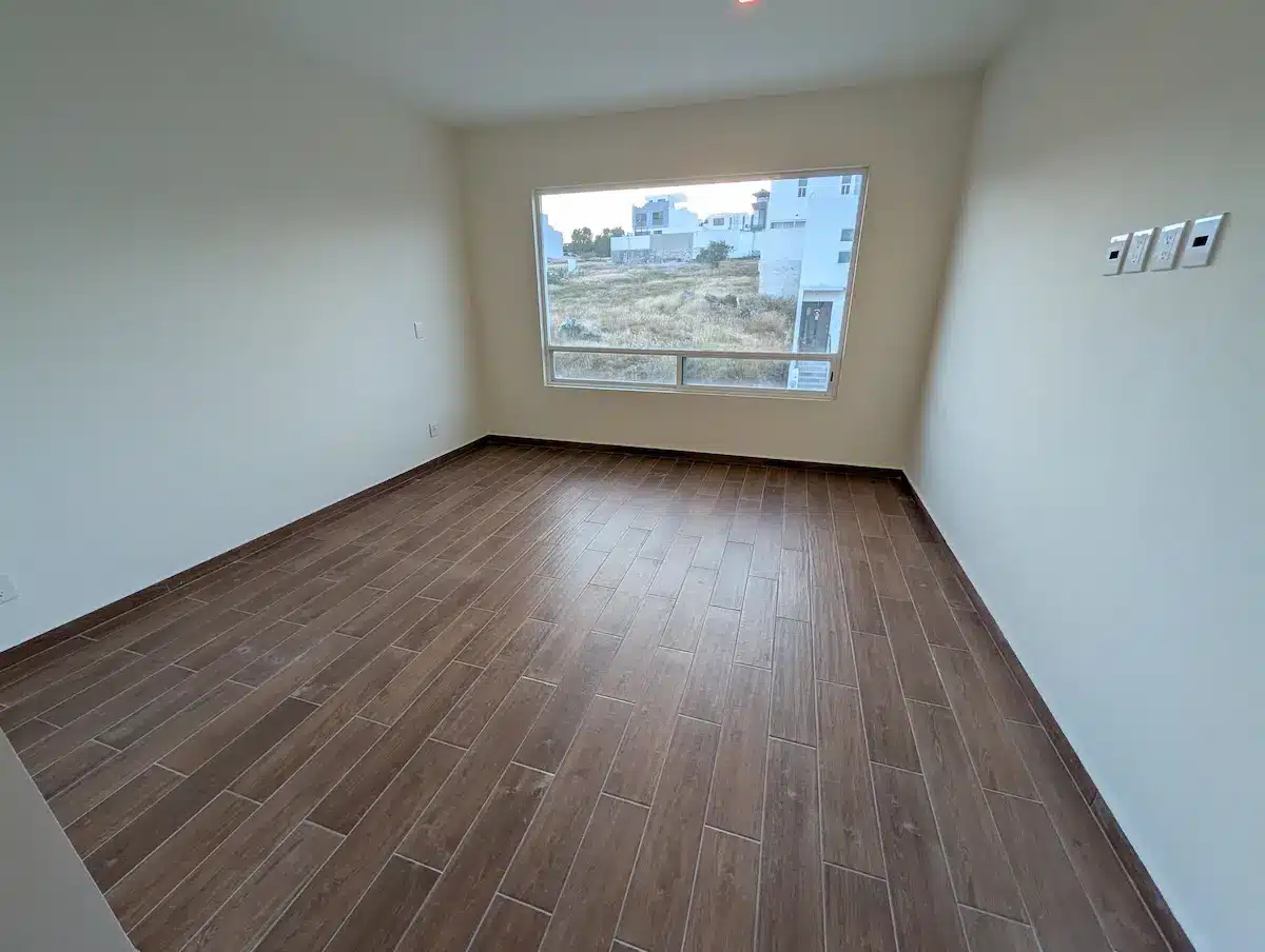 PXL_20251219_234314351